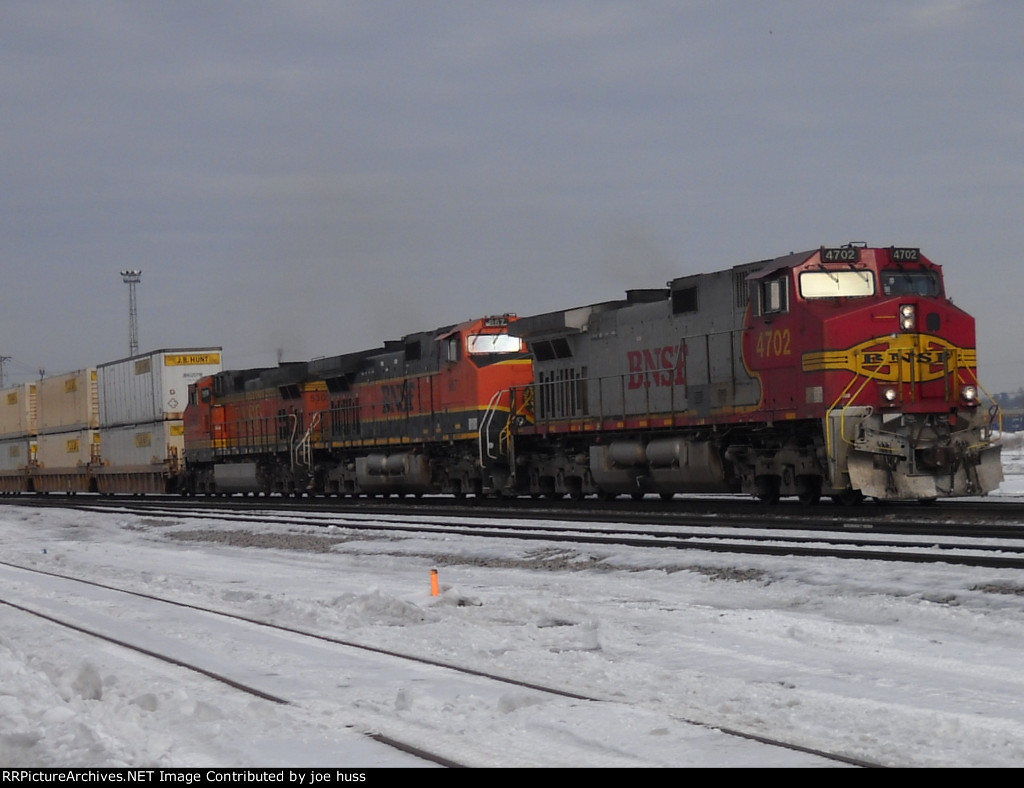 BNSF 4702 East